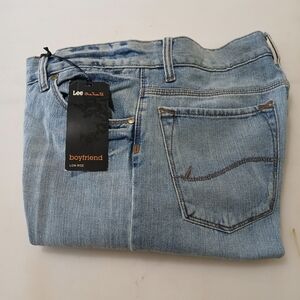 NWT Lee Boyfriend Low Rise Jean's Size 10, Super Soft, Straight Leg, Stretch